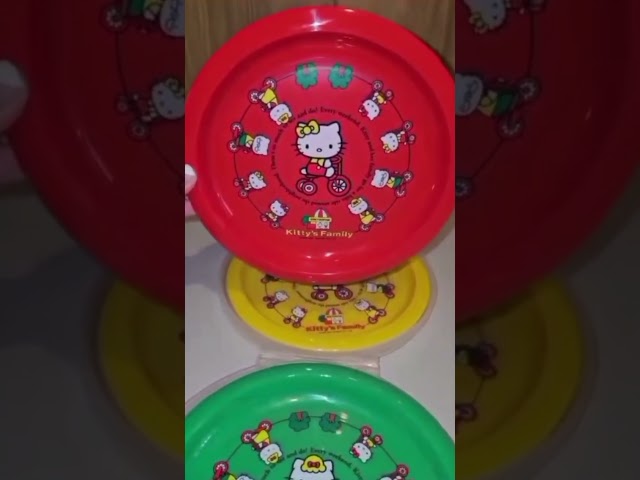Vídeo relacionado con Get Trend Hello Kitty Sanrio Vajilla Infantil 5 Piezas, Vajillas Completas con Plato, Bol, Vaso, Cuchara y Tenedor de Plástico Reutilizable sin BPA (Rosa Hello Kitty)