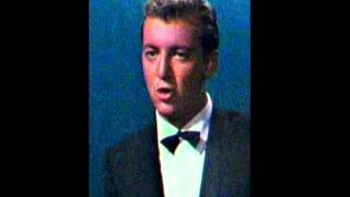 BLUE DARIN shows us the SKIES are no limit!