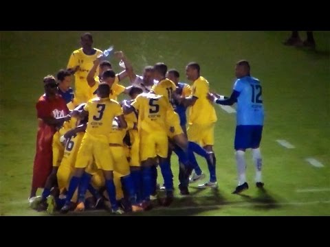 Vitória 0 X 2 Colo Colo. Gols de Jussimar e Jacson. (21/3/2015)