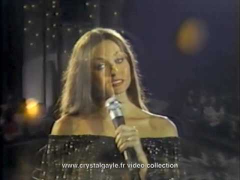 image-What key does Crystal Gayle sing don't It Make My brown eyes blue?