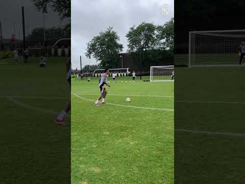 😎 No-look finishes! |🤙 #RealMadridOnTour #RealMadrid #ViniJr #EderMilitao