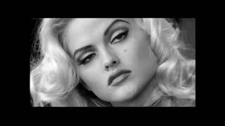 Anna Nicole Smith-Playboy Centerfold(1993)