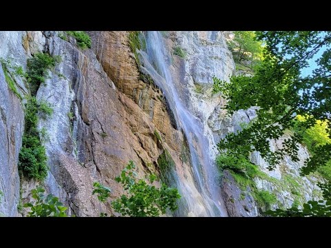 Put i posjeta prema vodopadu Skakavac