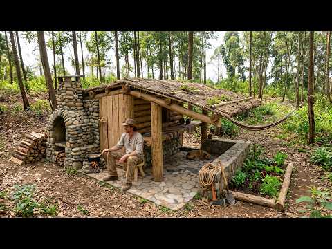 He Left the City Behind and Built a Simple Forest House in Just 20 Days