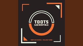 Love Gonna Walk out on Me