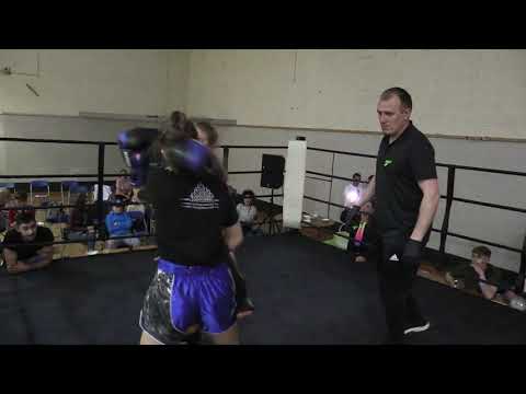 Jade Cumiskey vs Hollie Devereux