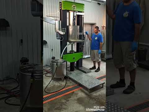 Hladno cedjeni sokovi - Proizvodnja - Masine  - Tehnolog Velja Radojicic -  Gazdinstvo Perovic,