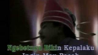 Download lagu rano karno & yenny eria s. - modal cinta mp3
