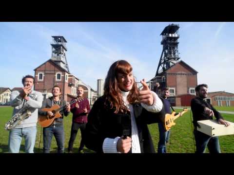 download lagu mp3 mp4 Stronger Deluxe, download mp3 Stronger Deluxe free download, download mp3 Stronger Deluxe