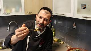 פרות יבשים ממולאים בבשר ברוטב יין ותפוזים