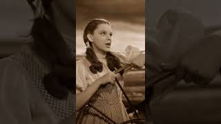 Judy Garland singing Over The Rainbow #WizardOfOz #SomewhereOverTheRainbow