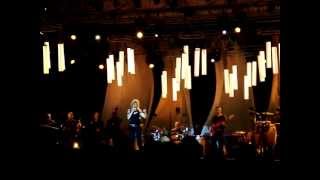 preview picture of video 'Ho imparato a sognare - Fiorella Mannoia - Live Notaresco 24-07-2010'