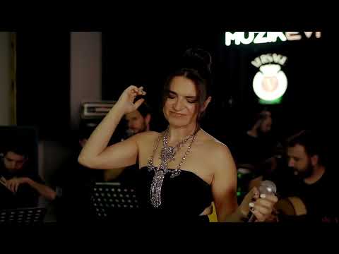Seni Terk Edeceğim Büşra Kayı Tarhan Akustık Canlı Performans