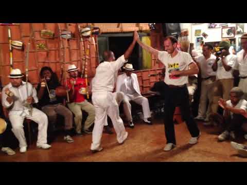 CAPOEIRA ANGOLA: MESTRE FERRADURA E MARCELO FORMATURA 2013