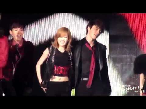 Donghae & Taeyeon - Moves Like Jagger (Fancam)