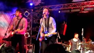 The Futureheads - Walking Backwards (Live in Dubai)