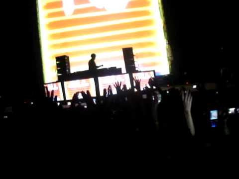 01 & 02 Tiesto @ Festivalna Hall - Sofia (17.09.2008) (1/46)
