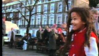 Bob Marley &amp; The Wailers - One Love (People Get Ready). Top Of The Pops 1984