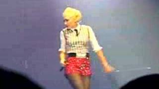 GWEN STEFANI RENO U STARTED IT