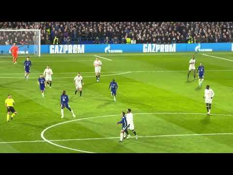 Hakim Ziyech tackles Xeka