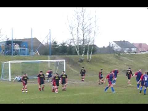 Bramka z rzutu wolnego w meczu Lzs Racławiczki-LZs Nowy Dwór