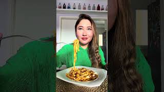 Domingo é dia de macarrão.