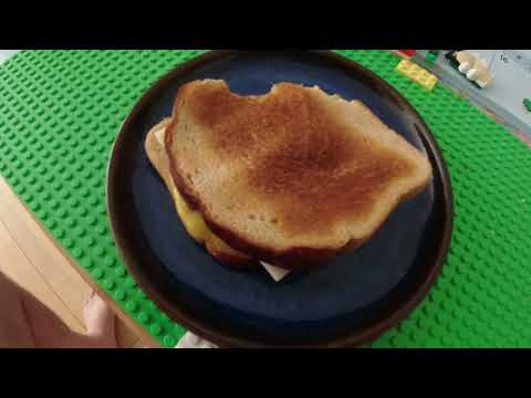 MongoTV_10843 - Min Aftensmad - Ristet TOASTBRØD Med OST og PØLSE