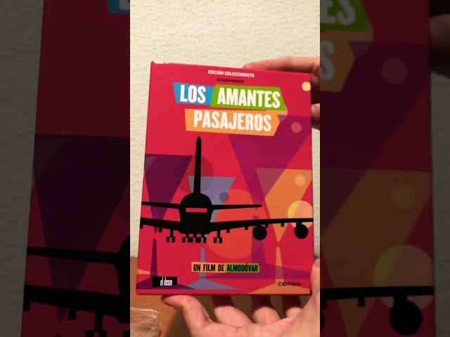 Vídeo relacionado con Los Amantes Pasajeros - Edición Coleccionista (DVD + BD + Libreto + 4 Imanes) [Blu-ray]