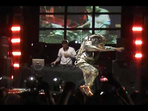 Bryan kearney live playing Daisychain - Mamasei @ Eurofest White 2010