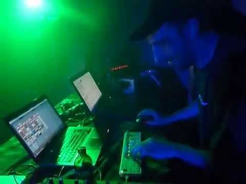 N'ko aka Neurokontrol at Earthquake Party 3 by Skyzologik System
