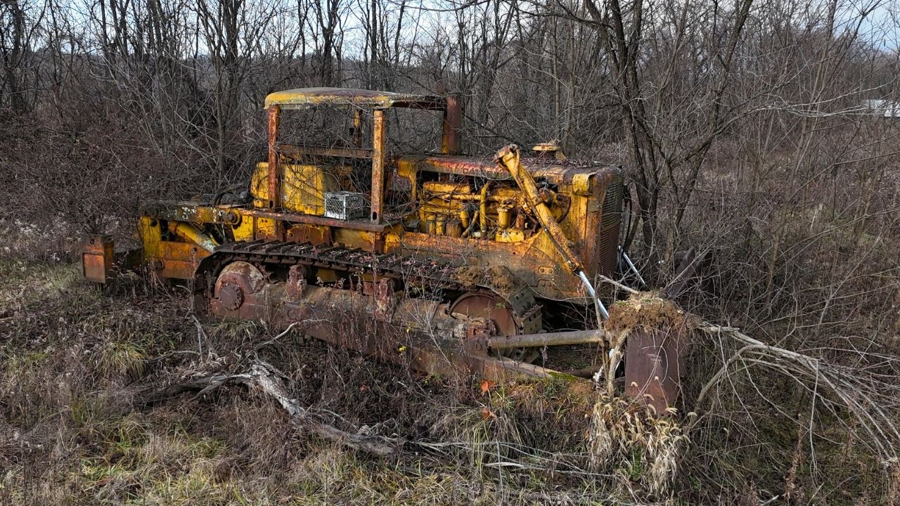 Massive CAT D8 Dozer Hasn't Run in Decades! Can We Save it???