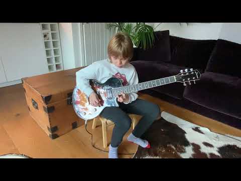 Led Zeppelin Stairway To Heaven solo by 8 year old