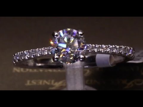 #80617 | T0.85ct/C0.70ct | Round Brilliant Solitaire with Diamond Shoulders | Set in Platinum