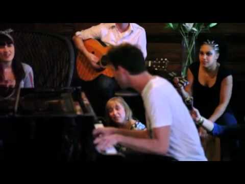 Mika Happy Ending Acoustic LIVE