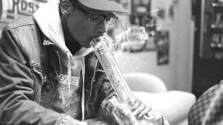 Ludacris Feat. Wiz Khalifa - What U Smokin On