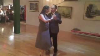 Laura y Jacques bailando Niebla del Riachuelo