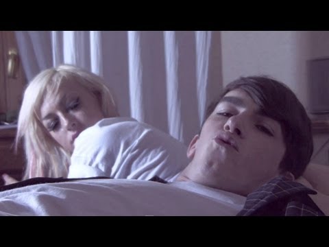 Video thumbnail for Seul � la maison