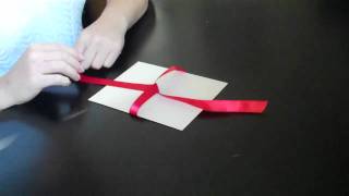 How to Tie a Bow for your wedding invitations