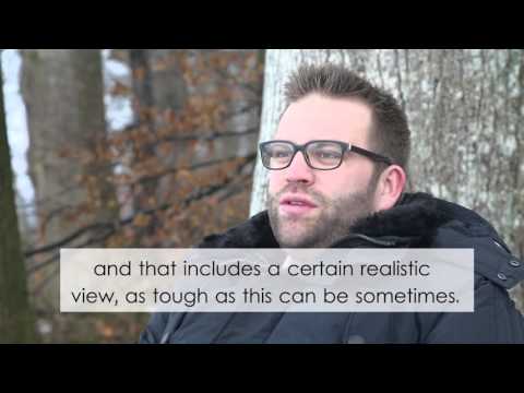 Portrait von Dirk Hirthe mit seiner Miraphone F Tuba Elektra