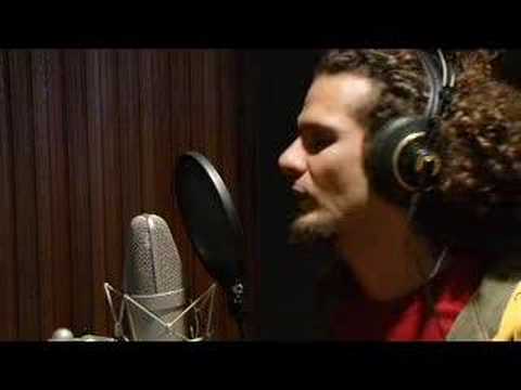 Carlinhos ZODI gravando voz na música Pára o Mundo