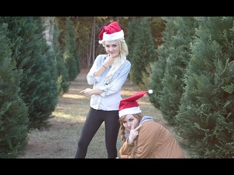 Anna and Elsa - CHRISTMAS TREE SHOPPING