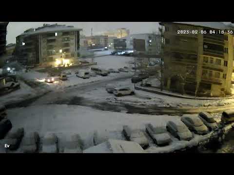 7.7 Malatya da sabah 04:18 deprem anı