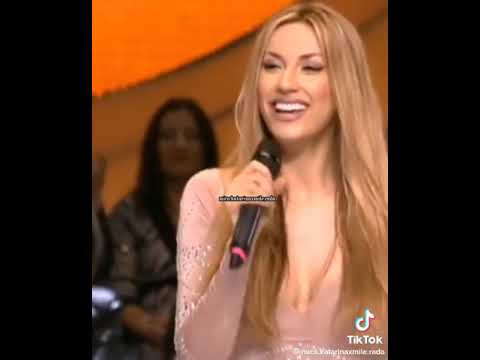 Rada Manojlović uske pantalone