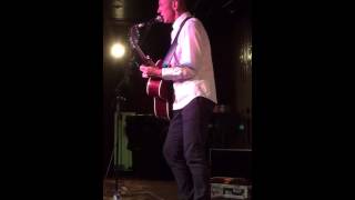 Simon Townshend at The 100 Club sings Forever and a Day.