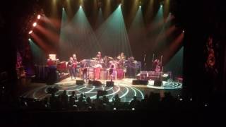 Tedeschi trucks with warren haynes. It hurts me to