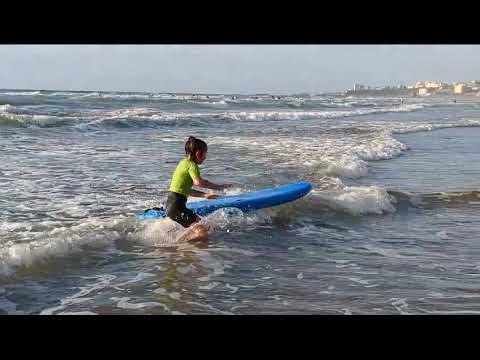 haley et judde font du surf