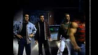 Under the Gun (1995) - Alley Fight 2