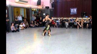 Video thumbnail for Alejandra Hobert y Adrián Veredice en ZUM!