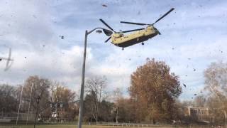 preview picture of video 'CH-47 Landing'