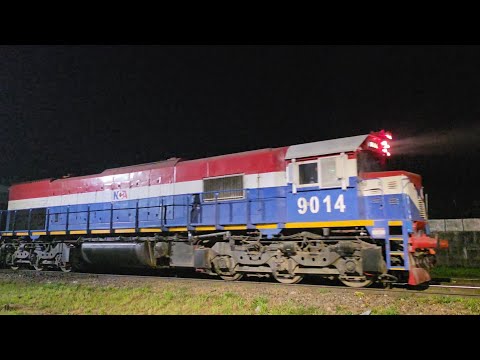 [4K] Tren cargado de NCA con la EMD GT-22CW 9014 pasando por Marcos Juárez!!!!!!